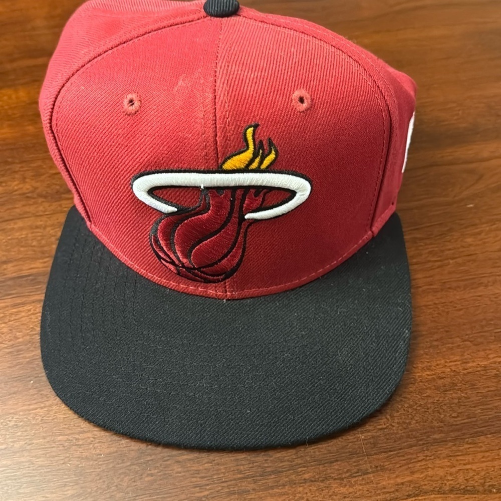 Mitchell & Ness Miami Heat Fan Gear Snap Back